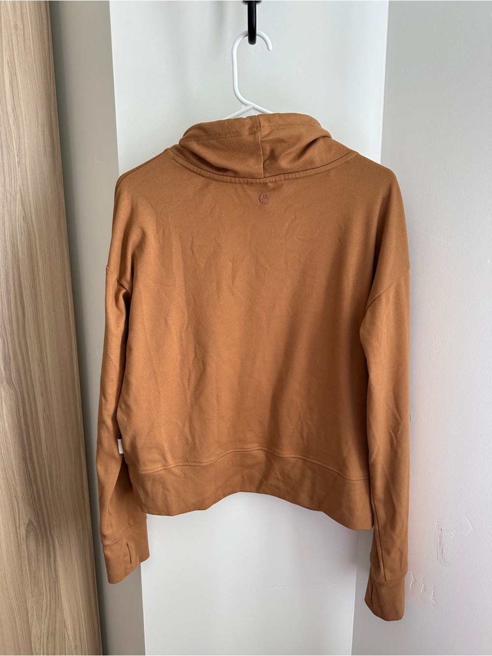 Bearpaw Outdoors Women’s Camel Cowl Neck Pullover Hoodie Thumbholes M - Picture 3 of 3